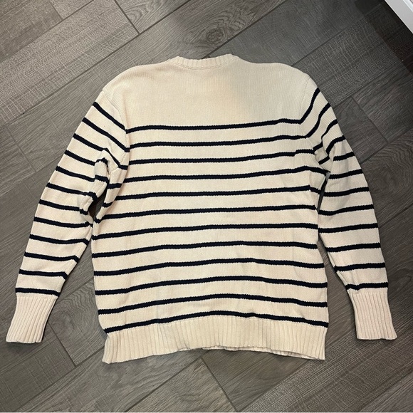 Brandy Melville Striped Brianna Sweater - Picture 4 of 4